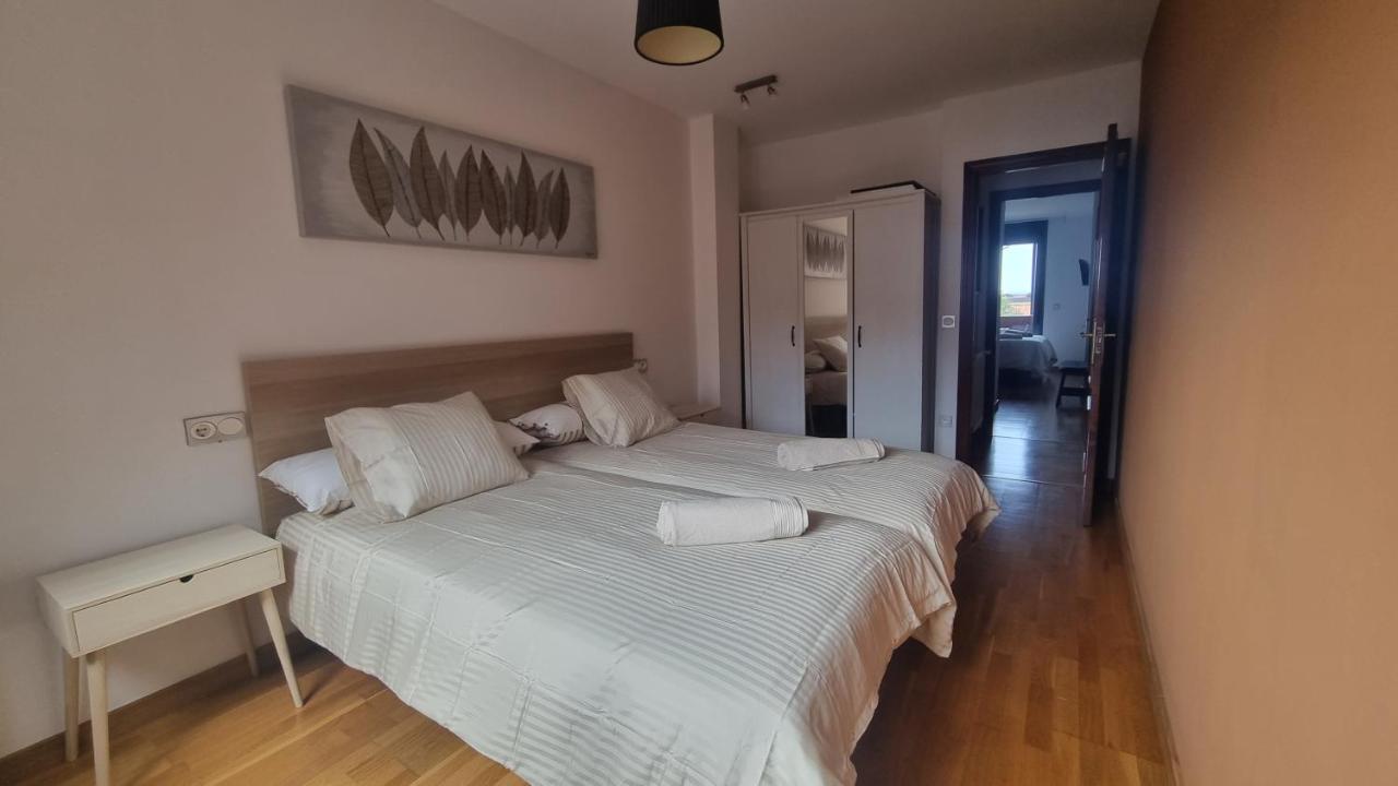 Апартаменты Piso Zona Hospital 6 Personas Овьедо Экстерьер фото